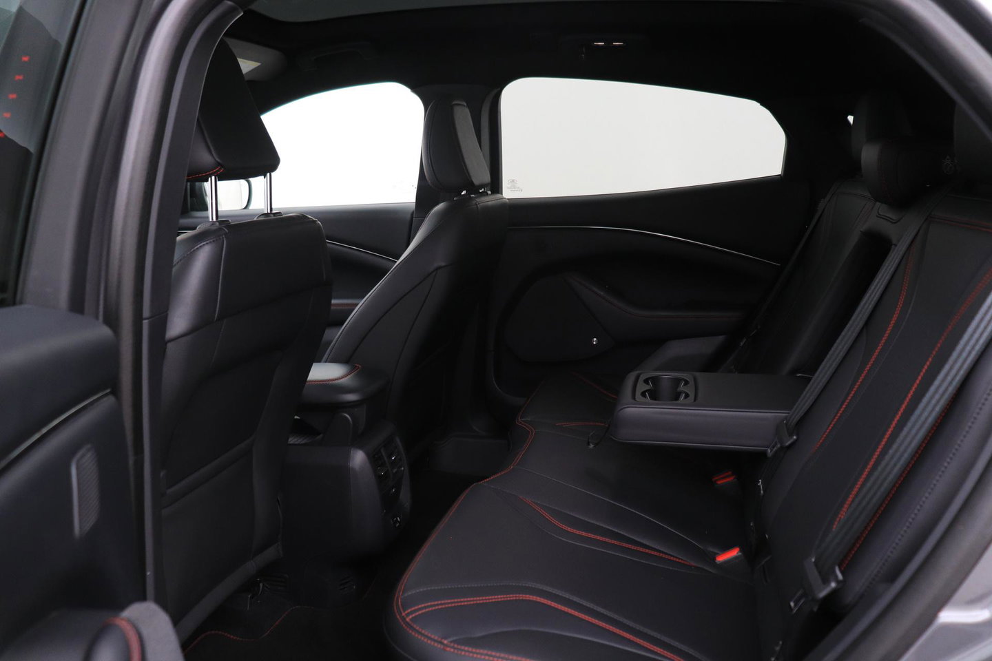 Ford Mustang Mach-E Extended AWD 98 kWh | BLIS | Leder | 19 inch | 360-Camera | B&O