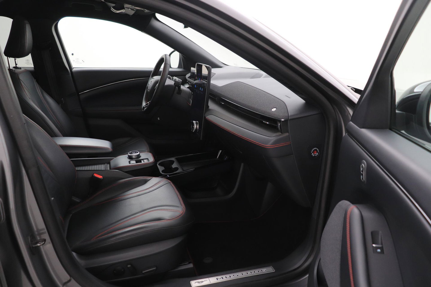 Ford Mustang Mach-E Extended AWD 98 kWh | BLIS | Leder | 19 inch | 360-Camera | B&O