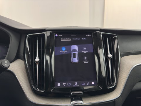 Volvo XC60 2.0 T8 Plug-in hybrid AWD Inscription (INCL.BTW) *PANO | LEATHER | FULL-LED | MEMORY-PACK | HARMAN/KARDON | CAMERA | HEATED-COMFORTSEATS | DIGI-COCKPIT | NAVI-FULLMAP | PRIVACY-GLASS | ECC | PDC | CRUISE | 19''ALU | TOWBAR*