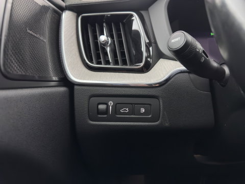 Volvo XC60 2.0 T8 Plug-in hybrid AWD Inscription (INCL.BTW) *PANO | LEATHER | FULL-LED | MEMORY-PACK | HARMAN/KARDON | CAMERA | HEATED-COMFORTSEATS | DIGI-COCKPIT | NAVI-FULLMAP | PRIVACY-GLASS | ECC | PDC | CRUISE | 19''ALU | TOWBAR*