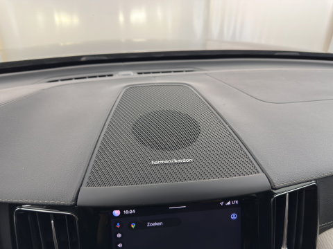 Volvo XC60 2.0 T8 Plug-in hybrid AWD Inscription (INCL.BTW) *PANO | LEATHER | FULL-LED | MEMORY-PACK | HARMAN/KARDON | CAMERA | HEATED-COMFORTSEATS | DIGI-COCKPIT | NAVI-FULLMAP | PRIVACY-GLASS | ECC | PDC | CRUISE | 19''ALU | TOWBAR*