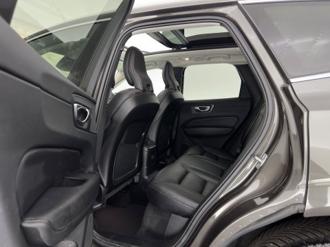 Volvo XC60 2.0 T8 Plug-in hybrid AWD Inscription (INCL.BTW) *PANO | LEATHER | FULL-LED | MEMORY-PACK | HARMAN/KARDON | CAMERA | HEATED-COMFORTSEATS | DIGI-COCKPIT | NAVI-FULLMAP | PRIVACY-GLASS | ECC | PDC | CRUISE | 19''ALU | TOWBAR*