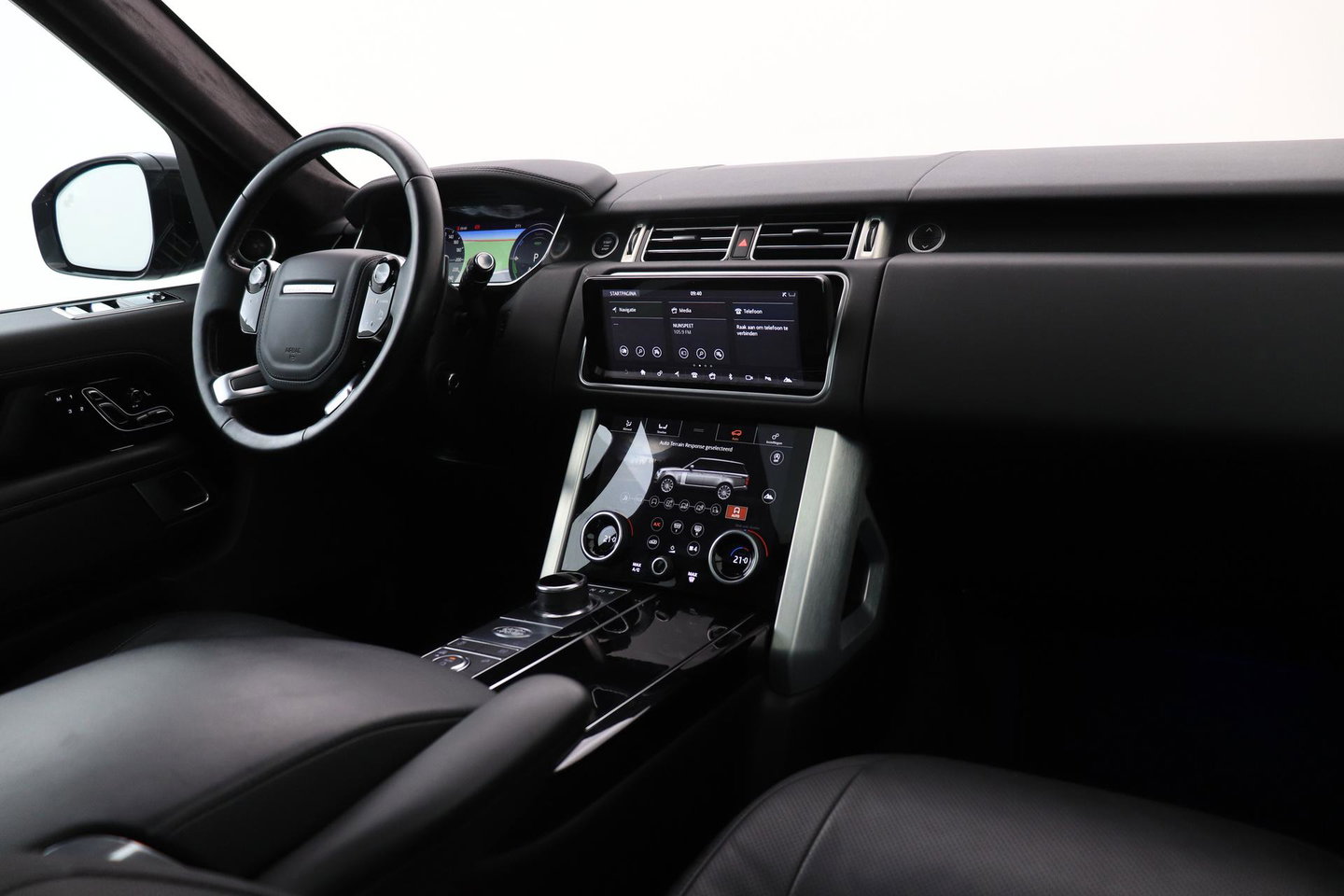 Land Rover Range Rover P400e Westminster | Panoramadak | Luchtvering | Leder | Meridian
