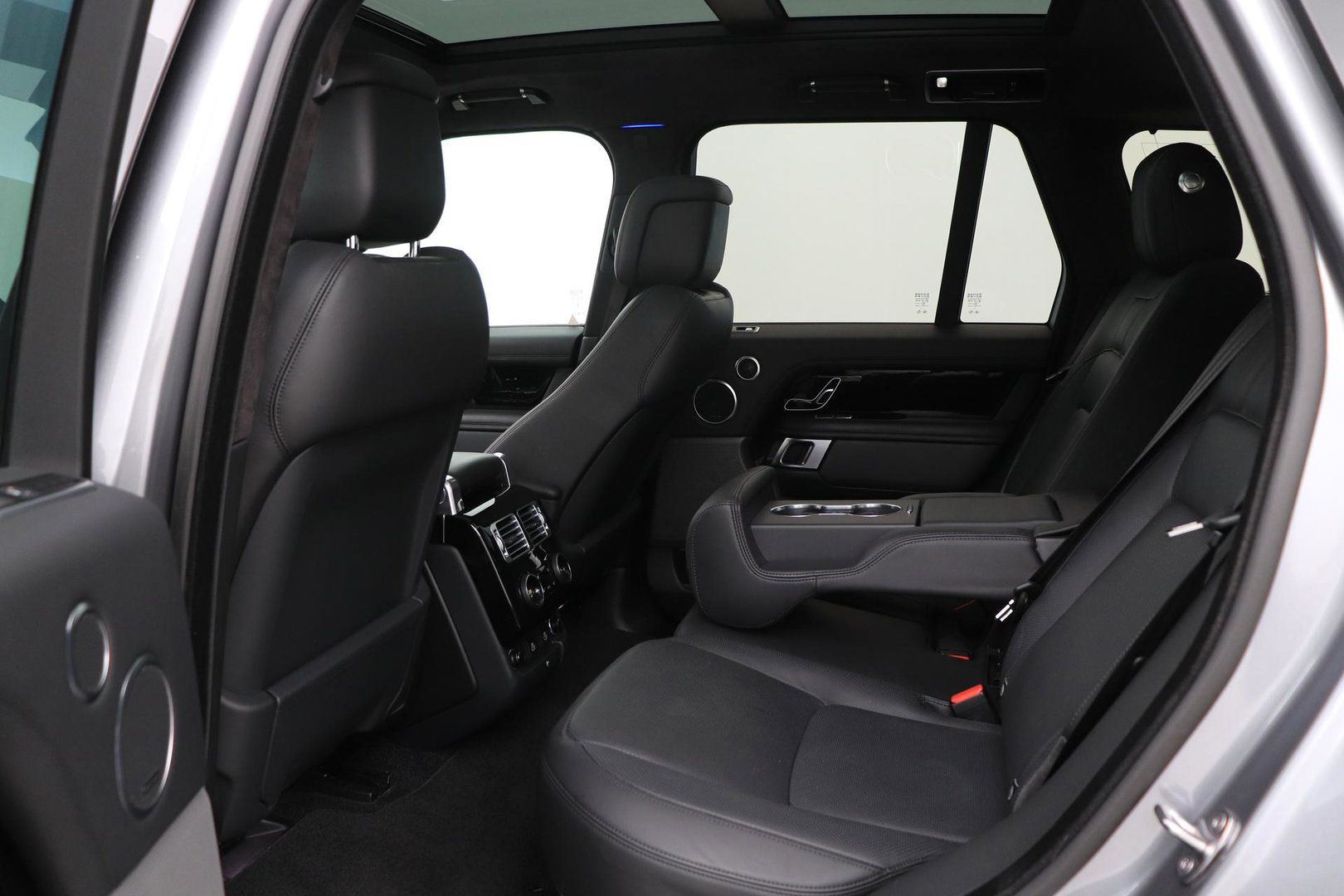 Land Rover Range Rover P400e Westminster | Panoramadak | Luchtvering | Leder | Meridian