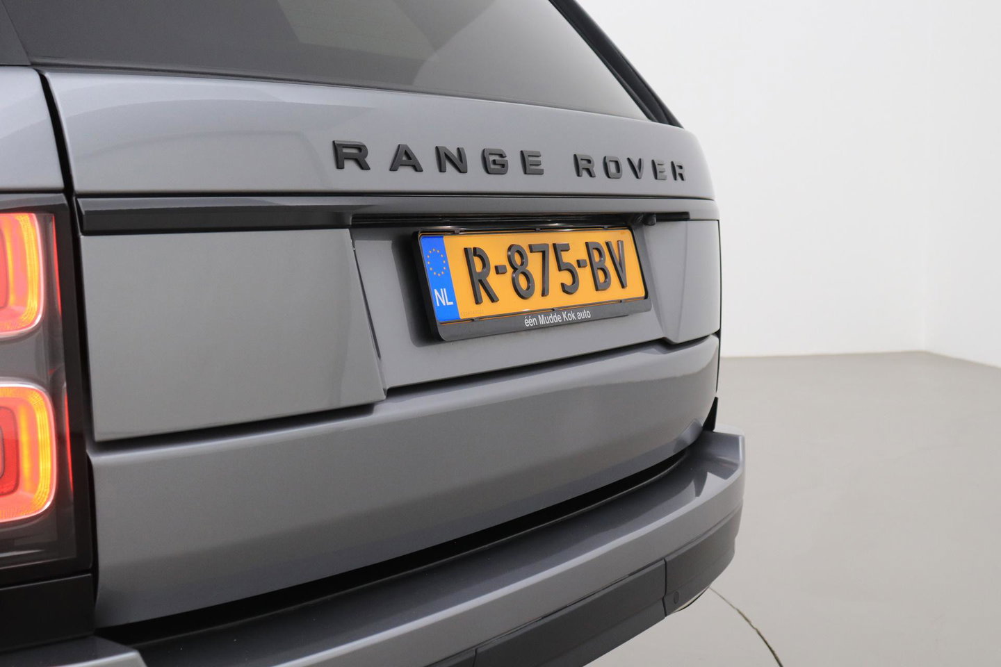Land Rover Range Rover P400e Westminster | Panoramadak | Luchtvering | Leder | Meridian