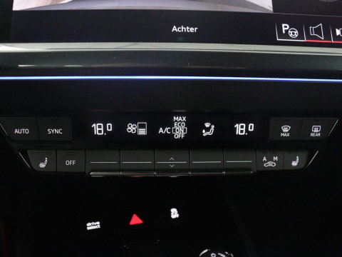 Audi Q4 e-Tron 40 77KWH 150 KW S-Line | SOH 96,3% | Half leder | Adaptive cruise | Stoelverwarming | Drive select | Navigatie | Carplay | Sfeerverlichting | Camera | Park assist | Elektrische achterklep