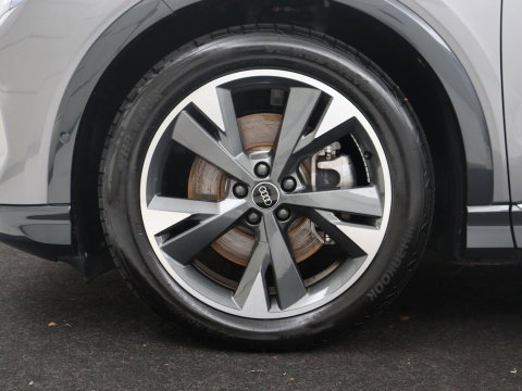 Audi Q4 e-Tron 40 77KWH 150 KW S-Line | SOH 96,3% | Half leder | Adaptive cruise | Stoelverwarming | Drive select | Navigatie | Carplay | Sfeerverlichting | Camera | Park assist | Elektrische achterklep