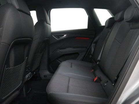 Audi Q4 e-Tron 40 77KWH 150 KW S-Line | SOH 96,3% | Half leder | Adaptive cruise | Stoelverwarming | Drive select | Navigatie | Carplay | Sfeerverlichting | Camera | Park assist | Elektrische achterklep