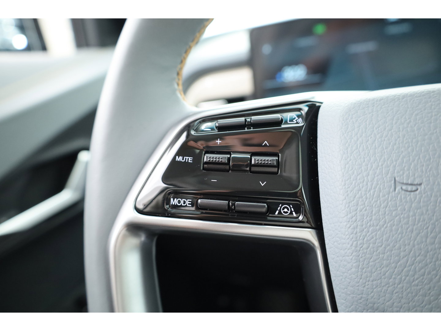 KGM Torres EVX Titanium 73.4 kWh | Pano | Navi | Keyless | 360cam | Stoel-Stuurverw. | Stoelvent. | Dodehoek. |