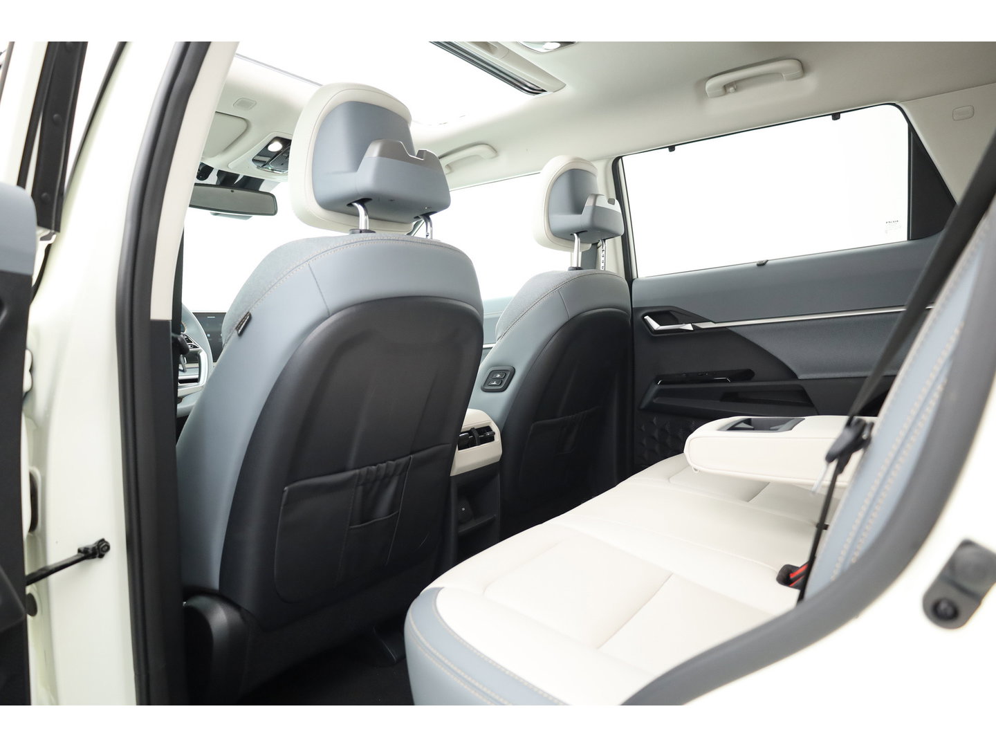 KGM Torres EVX Titanium 73.4 kWh | Pano | Navi | Keyless | 360cam | Stoel-Stuurverw. | Stoelvent. | Dodehoek. |