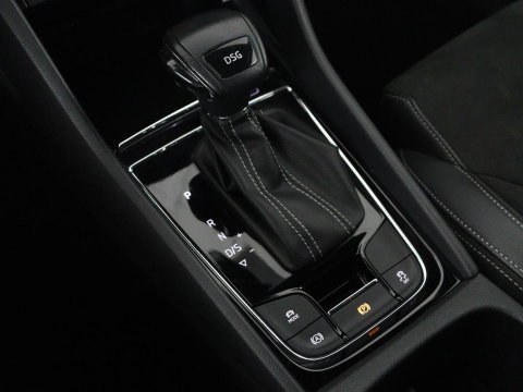 Škoda Kodiaq 1.5 TSI Sportline Business | Leder/alcantara | Memory | Cruise control | Stuur/stoel verwarming | Canton Sound | Carplay | Carplay | Camera | Park assist | Trekhaak | Elektrische achterklep