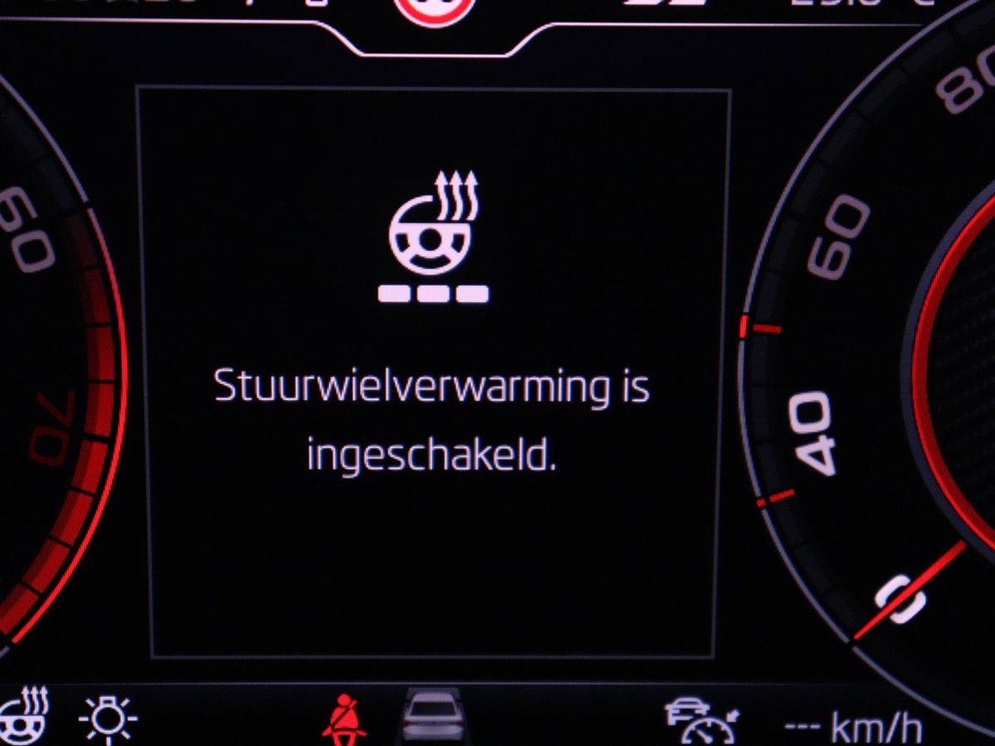 Škoda Kodiaq 1.5 TSI Sportline Business | Leder/alcantara | Memory | Cruise control | Stuur/stoel verwarming | Canton Sound | Carplay | Carplay | Camera | Park assist | Trekhaak | Elektrische achterklep