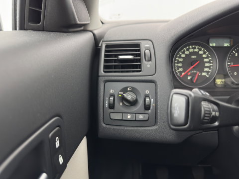 Volvo C30 1.6D S/S Kinetic *PANO | LEATHER | HEATED-COMFORTSEATS | NAVI-FULLMAP | ECC | PDC | CRUISE | 17''ALU*