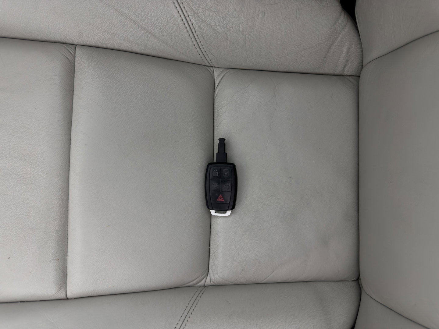 Volvo C30 1.6D S/S Kinetic *PANO | LEATHER | HEATED-COMFORTSEATS | NAVI-FULLMAP | ECC | PDC | CRUISE | 17''ALU*