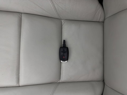 Volvo C30 1.6D S/S Kinetic *PANO | LEATHER | HEATED-COMFORTSEATS | NAVI-FULLMAP | ECC | PDC | CRUISE | 17''ALU*