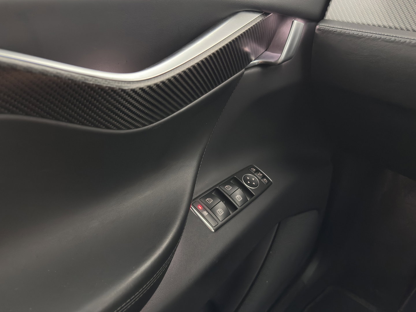 Tesla Model X 90D Base [3-Fase-11kW] (INCL.BTW) Aut. *PANO-WINDOW | AUTOPILOT | LEATHER | NAVI-FULLMAP | FULL-LED | AIRSUSPENSION | DIGI-COCKPIT | CCS-FASTLOADER | KEYLESS | DAB+ | HEATED-SPORTSEATS | PRIVACY-GLASS | 20"ALU*