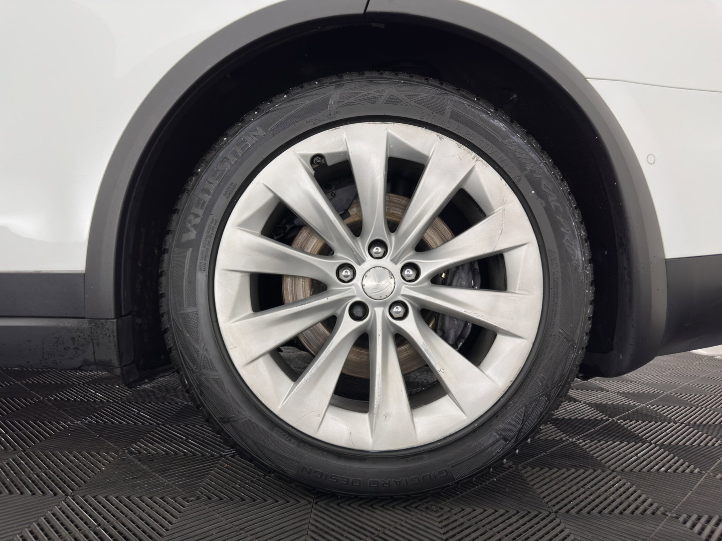 Tesla Model X 90D Base [3-Fase-11kW] (INCL.BTW) Aut. *PANO-WINDOW | AUTOPILOT | LEATHER | NAVI-FULLMAP | FULL-LED | AIRSUSPENSION | DIGI-COCKPIT | CCS-FASTLOADER | KEYLESS | DAB+ | HEATED-SPORTSEATS | PRIVACY-GLASS | 20"ALU*