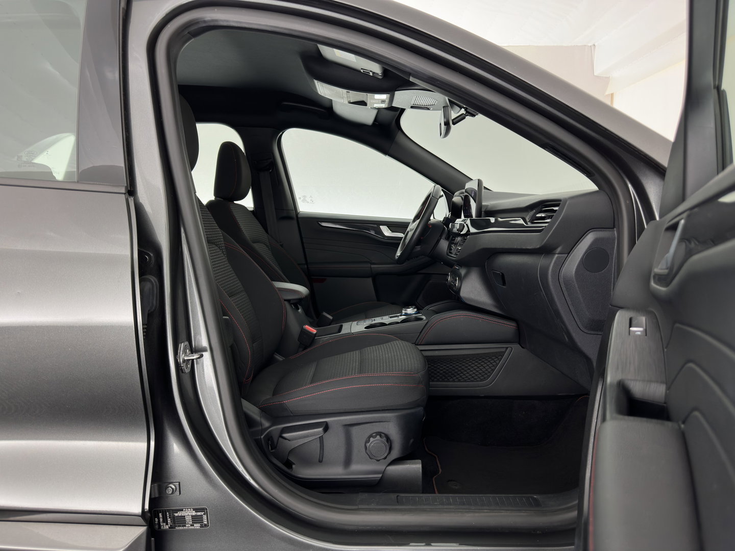 Ford Kuga 2.5 PHEV ST-Line (Plug-In) {SoH-86%} (INCL-BTW) Aut. *DIGI-COCKPIT | ADAPTIVE-CRUISE | BLINDSPOT | FULL-LED | KEYLESS | DAB | CARPLAY | NAVI-FULLMAP | HEATED-SPORTSEATS | PRIVACY-GLASS | 18"ALU*
