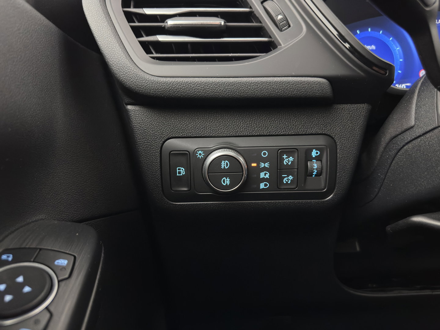 Ford Kuga 2.5 PHEV ST-Line (Plug-In) {SoH-86%} (INCL-BTW) Aut. *DIGI-COCKPIT | ADAPTIVE-CRUISE | BLINDSPOT | FULL-LED | KEYLESS | DAB | CARPLAY | NAVI-FULLMAP | HEATED-SPORTSEATS | PRIVACY-GLASS | 18"ALU*