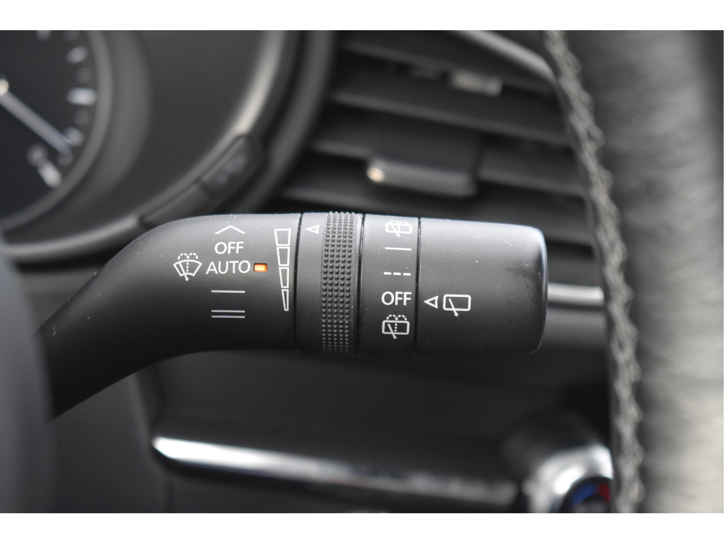 Mazda CX-30 2.0 e-SkyActiv-X M 186 pk Hybrid Exclusive-line | NL-Auto | HUD | Afn.trekhaak | Open dak | BOSE | 360 gr.camera | Keyless | Memorystoel | Full LED