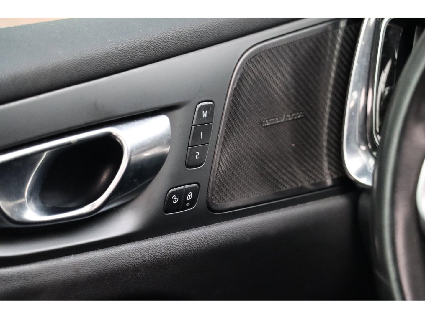 Volvo V60 2.0 T8 Recharge AWD R-Design Panoramadak