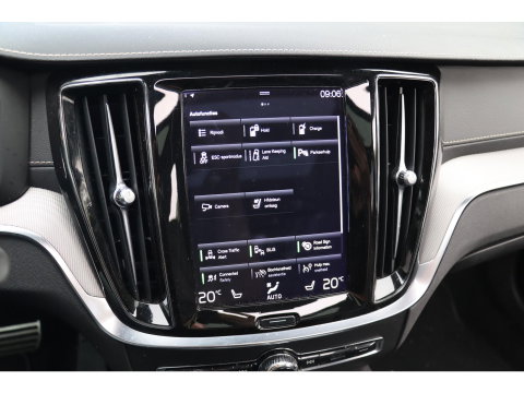 Volvo V60 2.0 T8 Recharge AWD R-Design Panoramadak