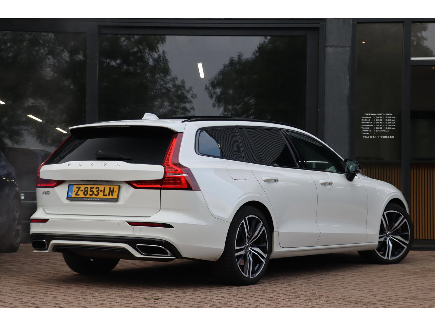 Volvo V60 2.0 T8 Recharge AWD R-Design Panoramadak