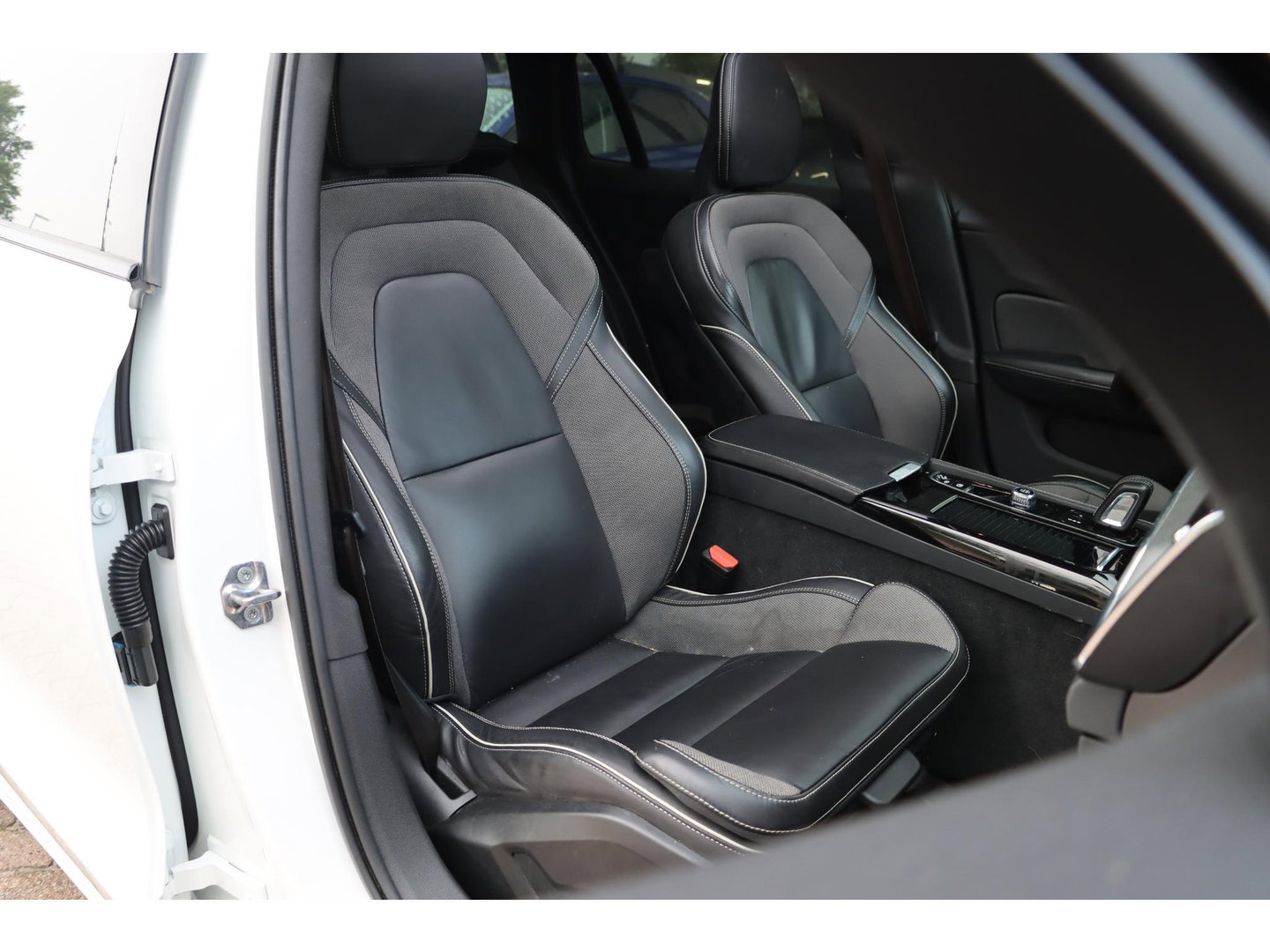 Volvo V60 2.0 T8 Recharge AWD R-Design Panoramadak