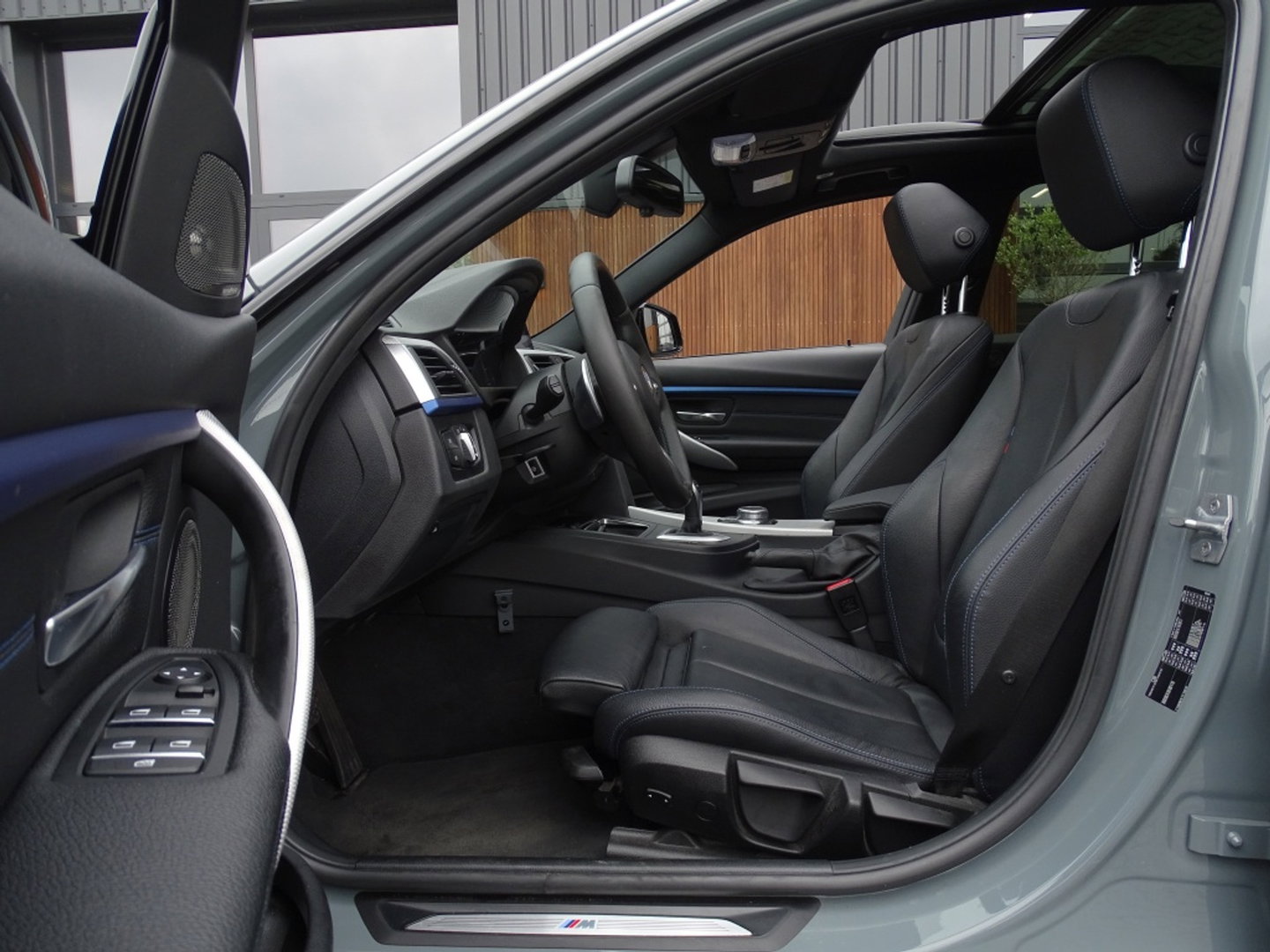 BMW 3 Serie Touring 340i 327PK M-sport / individual / Harman Kardon / ACC / Pano / Head-Up