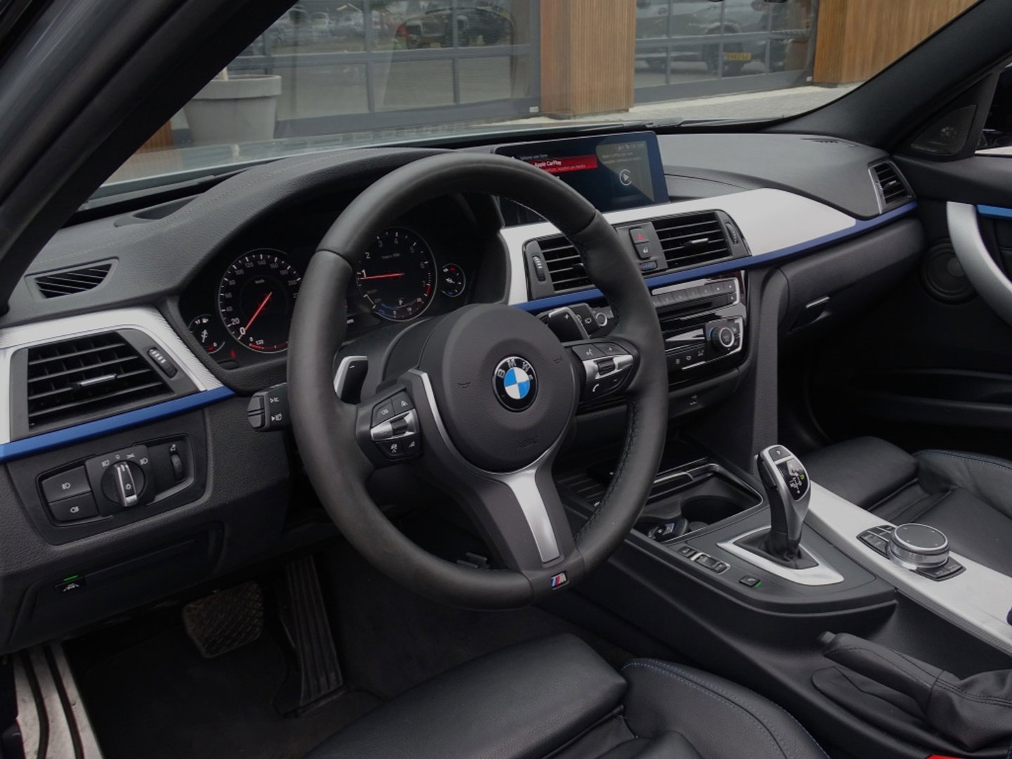 BMW 3 Serie Touring 340i 327PK M-sport / individual / Harman Kardon / ACC / Pano / Head-Up