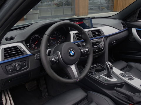 BMW 3 Serie Touring 340i 327PK M-sport / individual / Harman Kardon / ACC / Pano / Head-Up