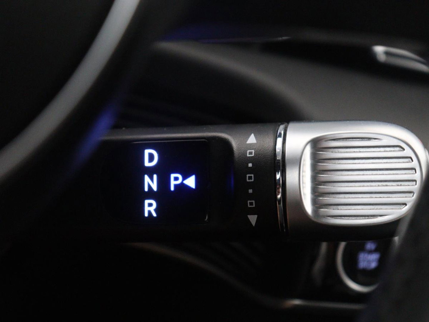 Hyundai IONIQ 5 Connect+ 77.4 kWh | SOH 95,1% | Half leder | Adaptive cruise | 360 camera | Park assist | Stuur/stoelverwarming | Carplay | Climate control | Elektrische achterklep
