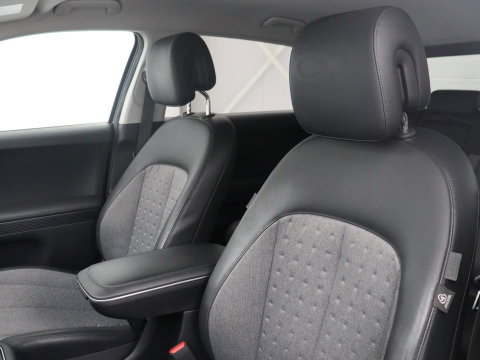 Hyundai IONIQ 5 Connect+ 77.4 kWh | SOH 95,1% | Half leder | Adaptive cruise | 360 camera | Park assist | Stuur/stoelverwarming | Carplay | Climate control | Elektrische achterklep