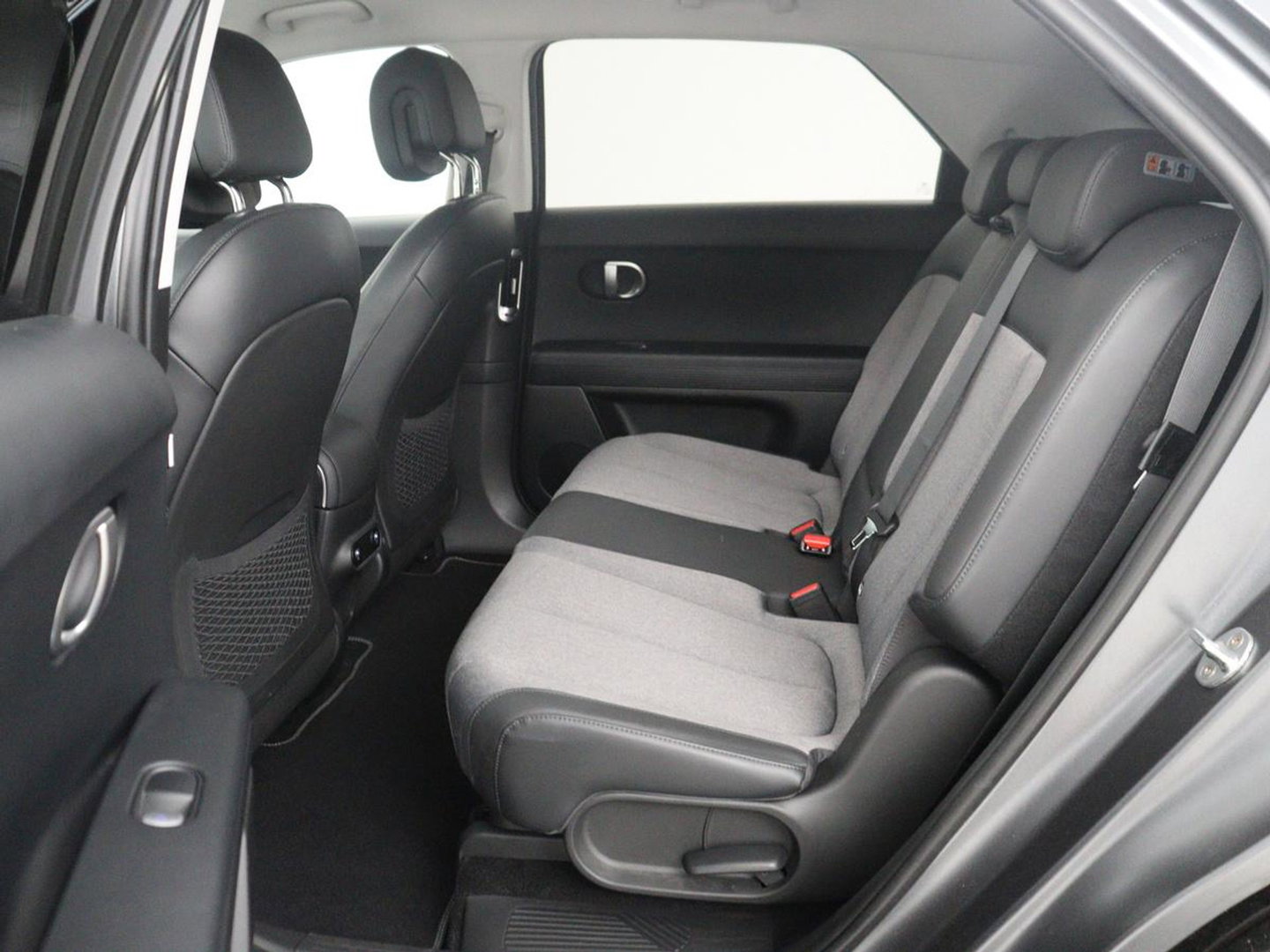 Hyundai IONIQ 5 Connect+ 77.4 kWh | SOH 95,1% | Half leder | Adaptive cruise | 360 camera | Park assist | Stuur/stoelverwarming | Carplay | Climate control | Elektrische achterklep