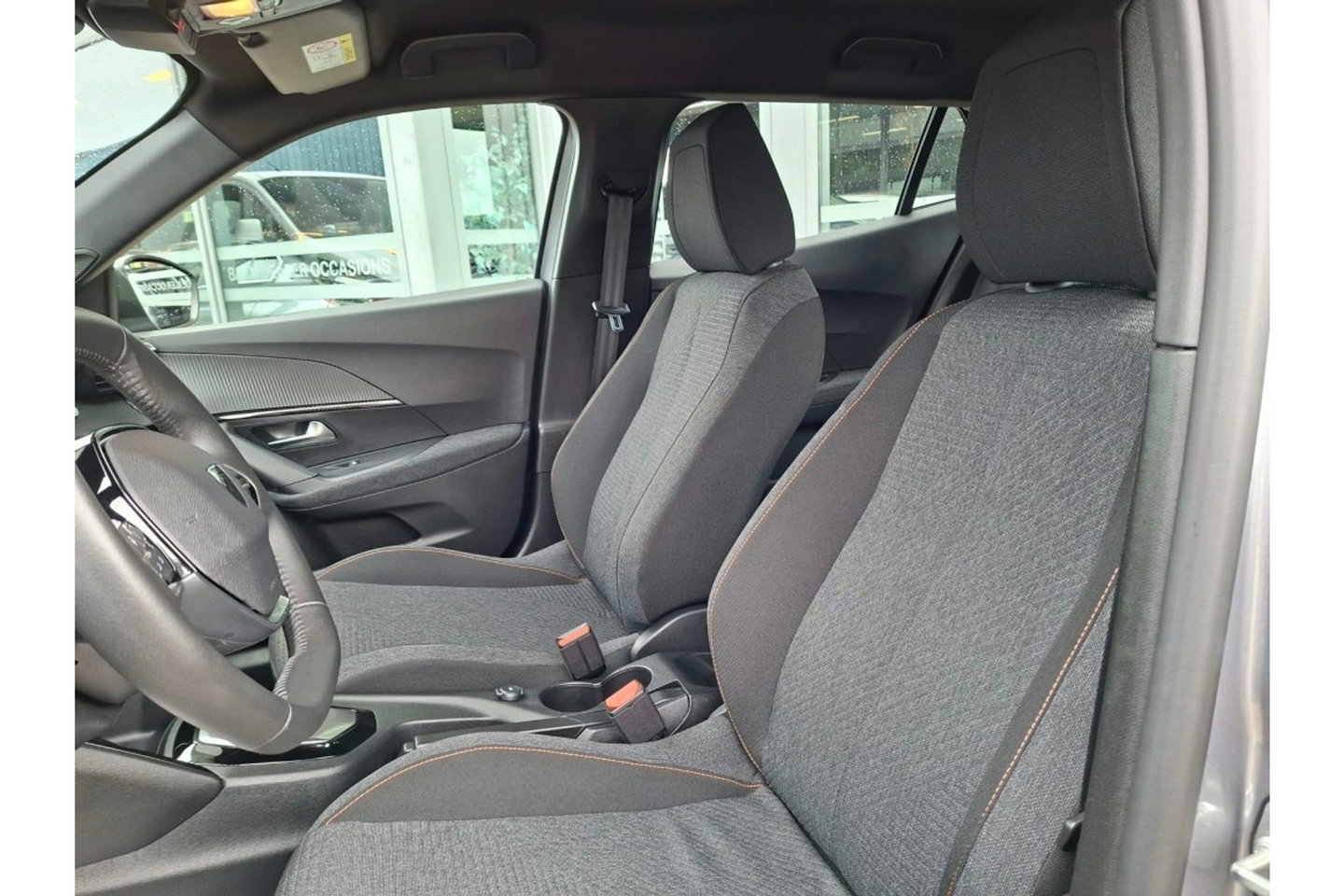 Peugeot 2008 1.2 HYBRIDE 136 STYLE AUTOMAAT AIRCO PDC CARPLAY