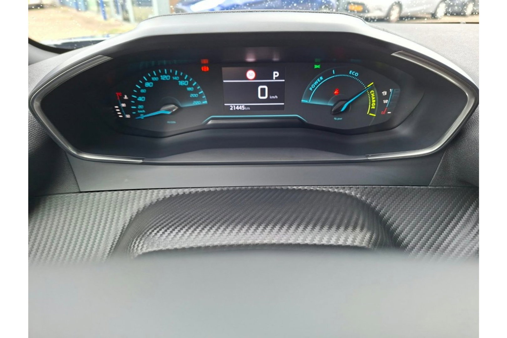 Peugeot 2008 1.2 HYBRIDE 136 STYLE AUTOMAAT AIRCO PDC CARPLAY