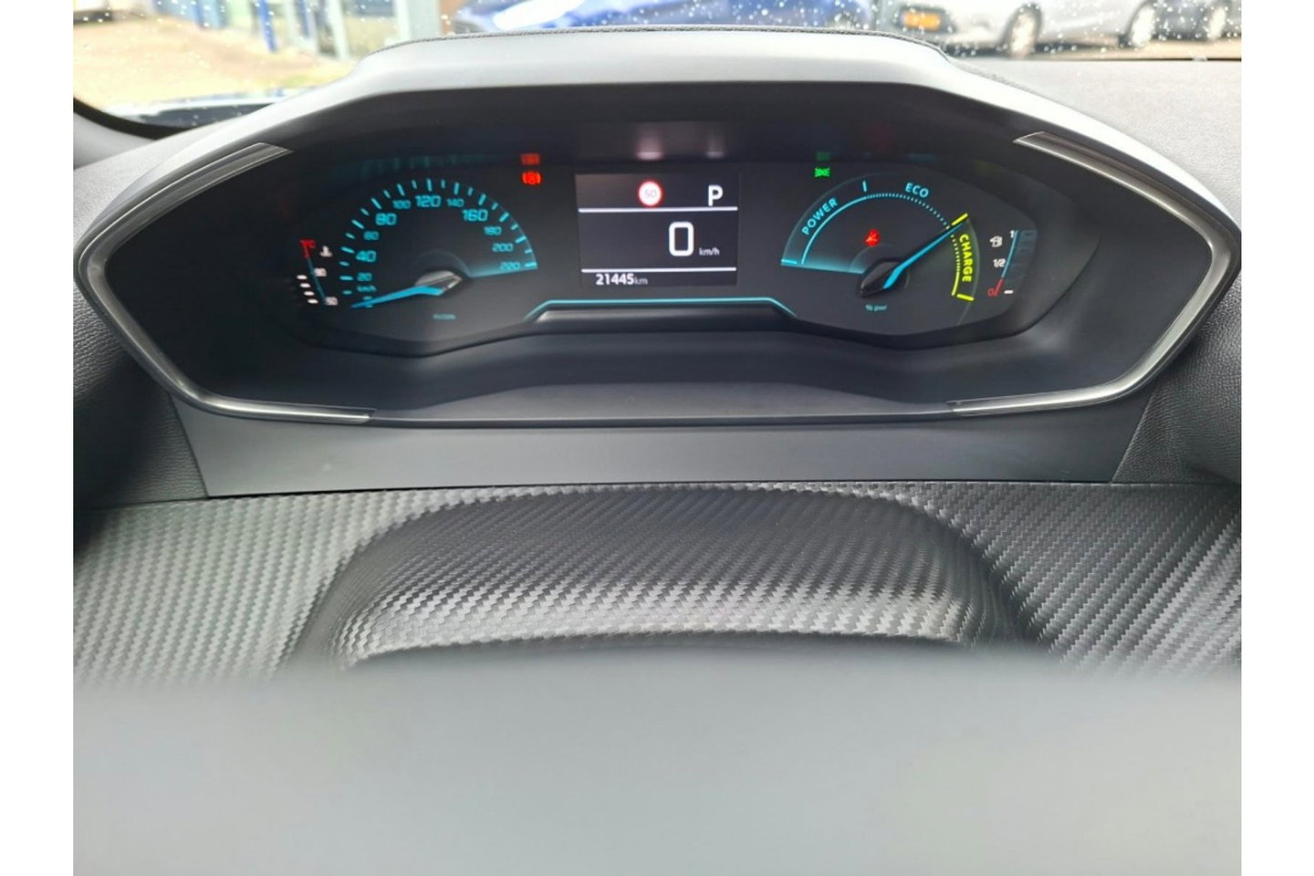 Peugeot 2008 1.2 HYBRIDE 136 STYLE AUTOMAAT AIRCO PDC CARPLAY