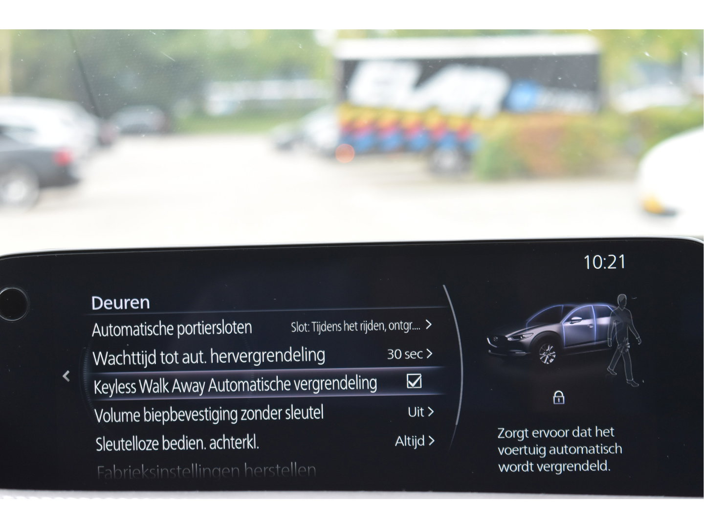 Mazda CX-30 2.0 e-SkyActiv-X M 186 pk Hybrid Exclusive-line | NL-Auto | HUD | Afn.trekhaak | Open dak | BOSE | 360 gr.camera | Keyless | Memorystoel | Full LED