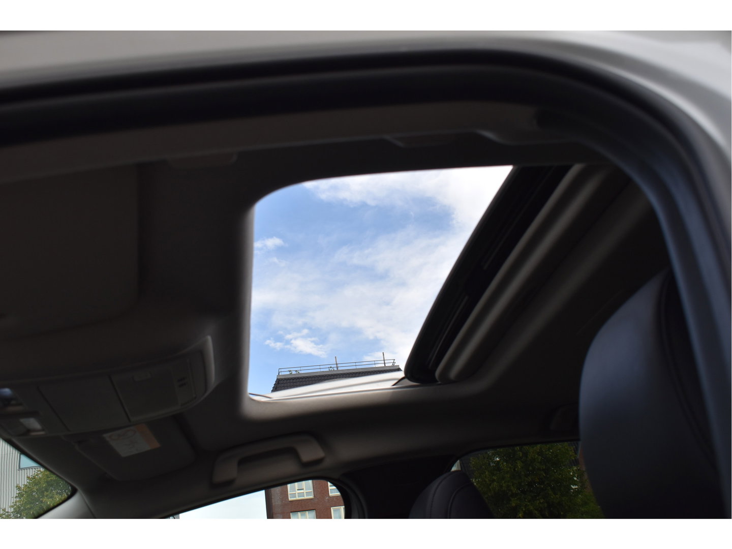 Mazda CX-30 2.0 e-SkyActiv-X M 186 pk Hybrid Exclusive-line | NL-Auto | HUD | Afn.trekhaak | Open dak | BOSE | 360 gr.camera | Keyless | Memorystoel | Full LED