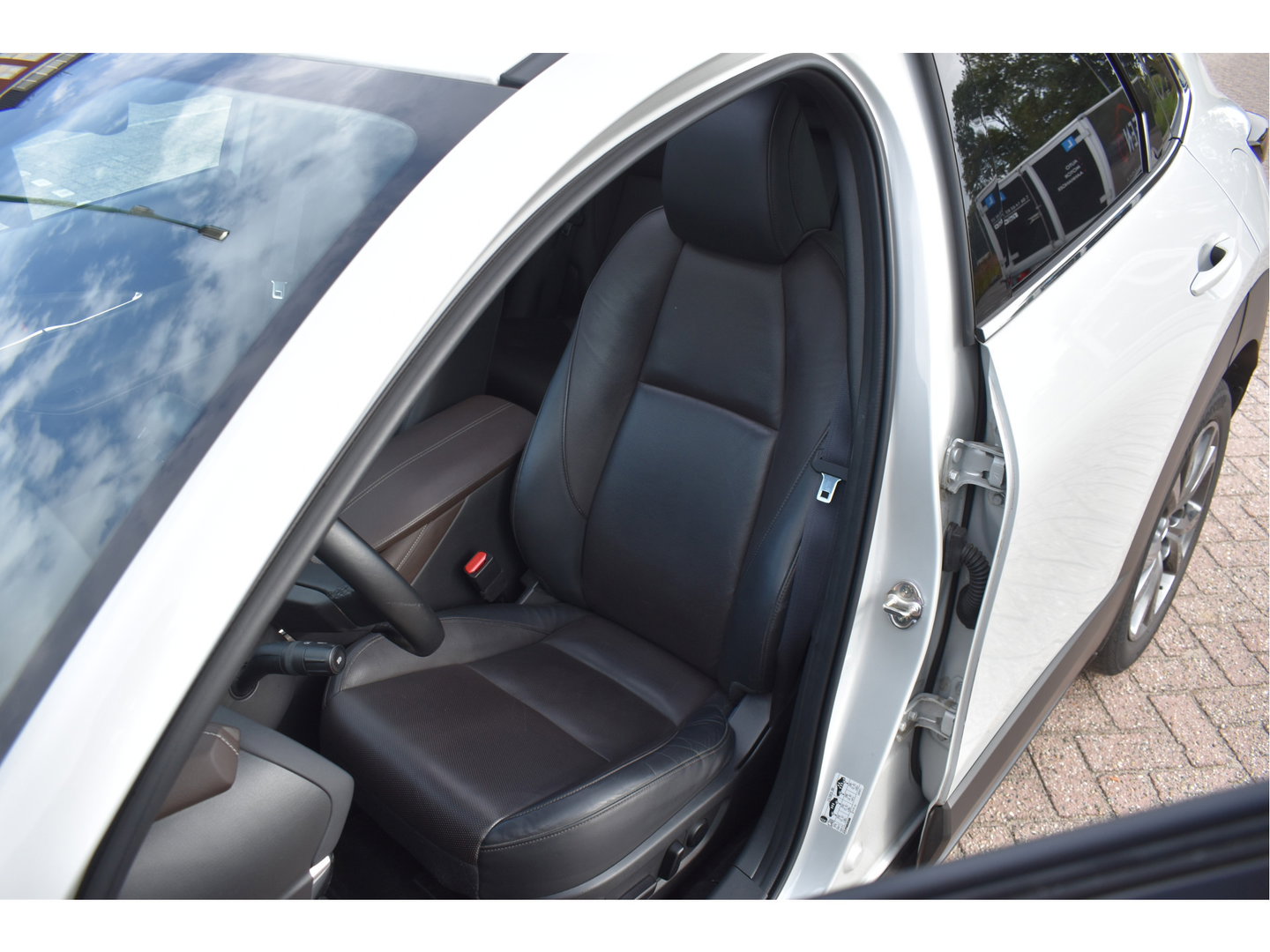 Mazda CX-30 2.0 e-SkyActiv-X M 186 pk Hybrid Exclusive-line | NL-Auto | HUD | Afn.trekhaak | Open dak | BOSE | 360 gr.camera | Keyless | Memorystoel | Full LED
