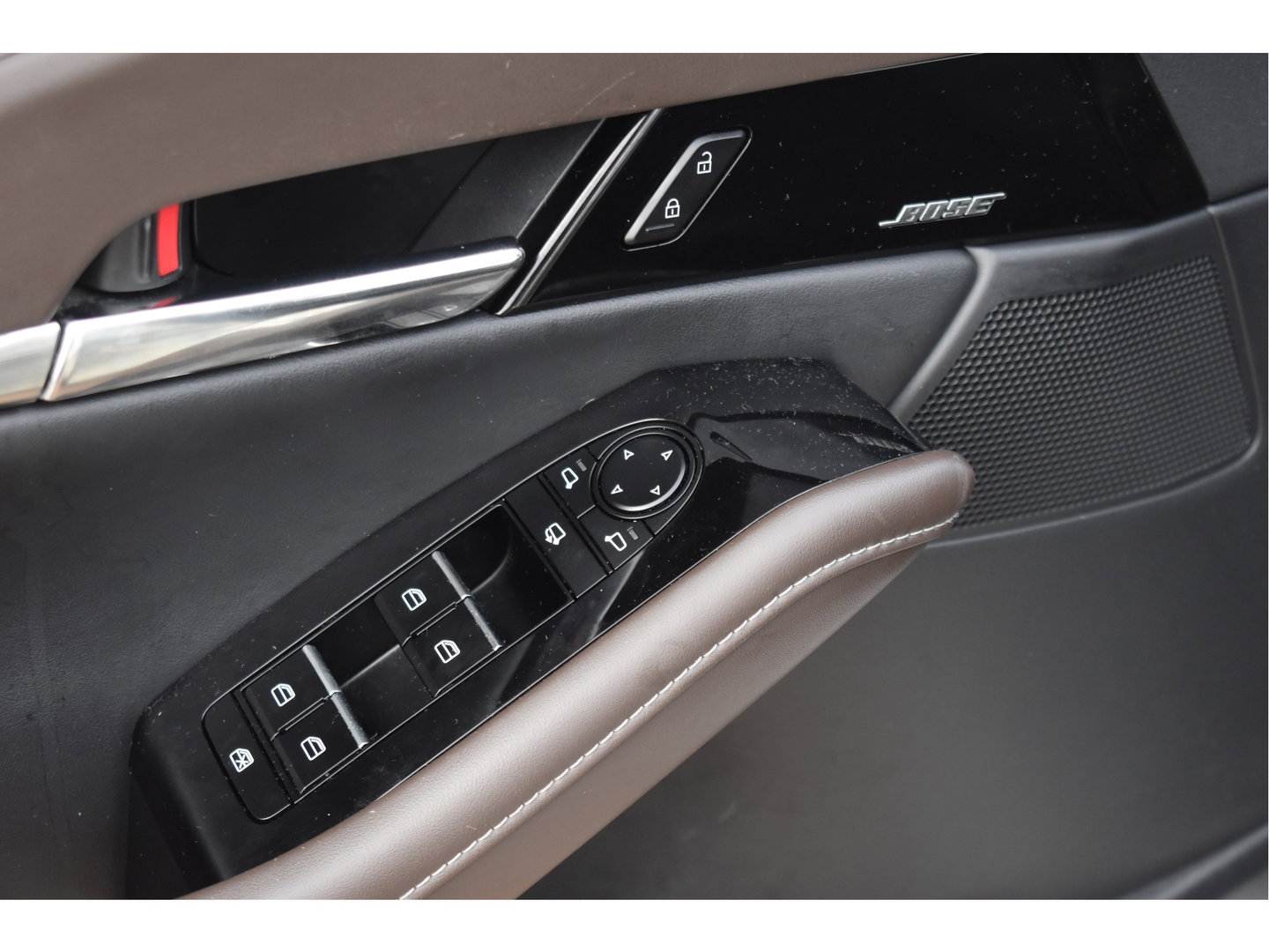 Mazda CX-30 2.0 e-SkyActiv-X M 186 pk Hybrid Exclusive-line | NL-Auto | HUD | Afn.trekhaak | Open dak | BOSE | 360 gr.camera | Keyless | Memorystoel | Full LED
