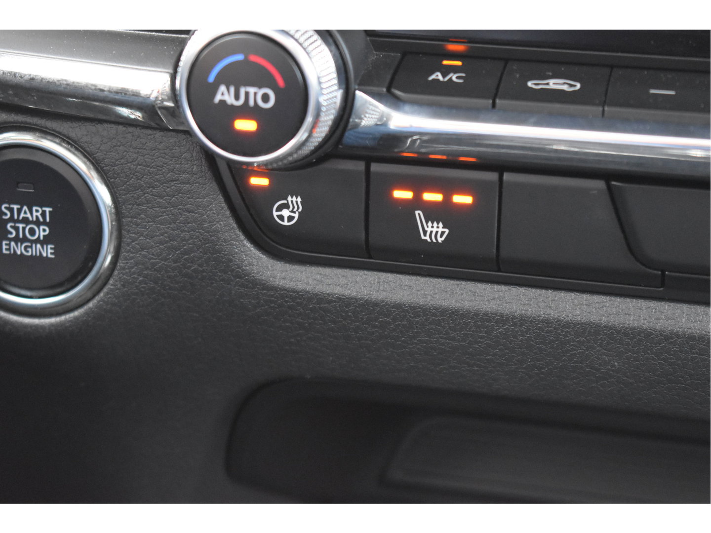Mazda CX-30 2.0 e-SkyActiv-X M 186 pk Hybrid Exclusive-line | NL-Auto | HUD | Afn.trekhaak | Open dak | BOSE | 360 gr.camera | Keyless | Memorystoel | Full LED