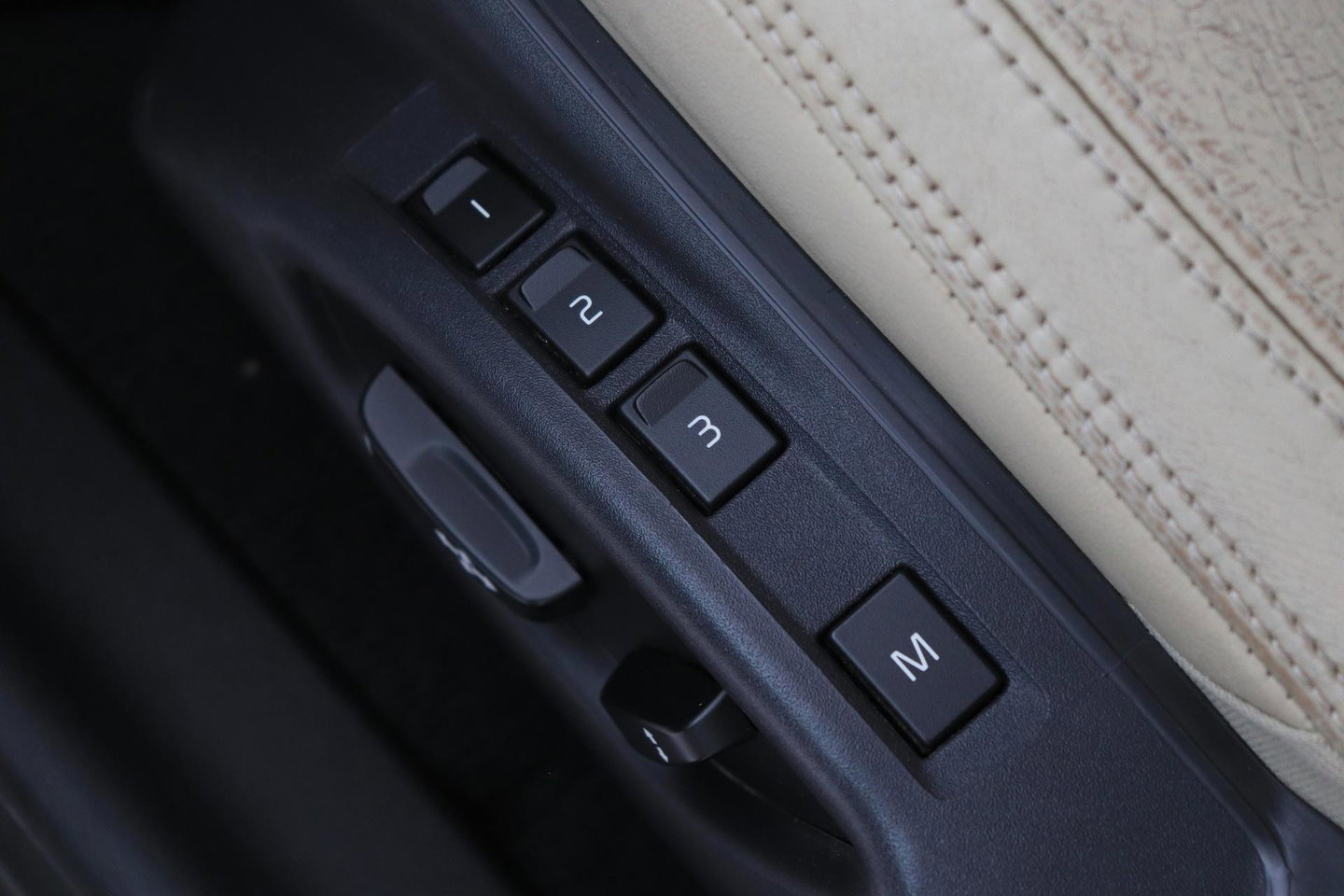 Volvo XC60 T5 Momentum | Elektrische Stoel + Memory | Stoelverwarming | Trekhaak | Cruise Control
