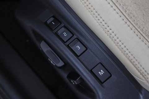 Volvo XC60 T5 Momentum | Elektrische Stoel + Memory | Stoelverwarming | Trekhaak | Cruise Control