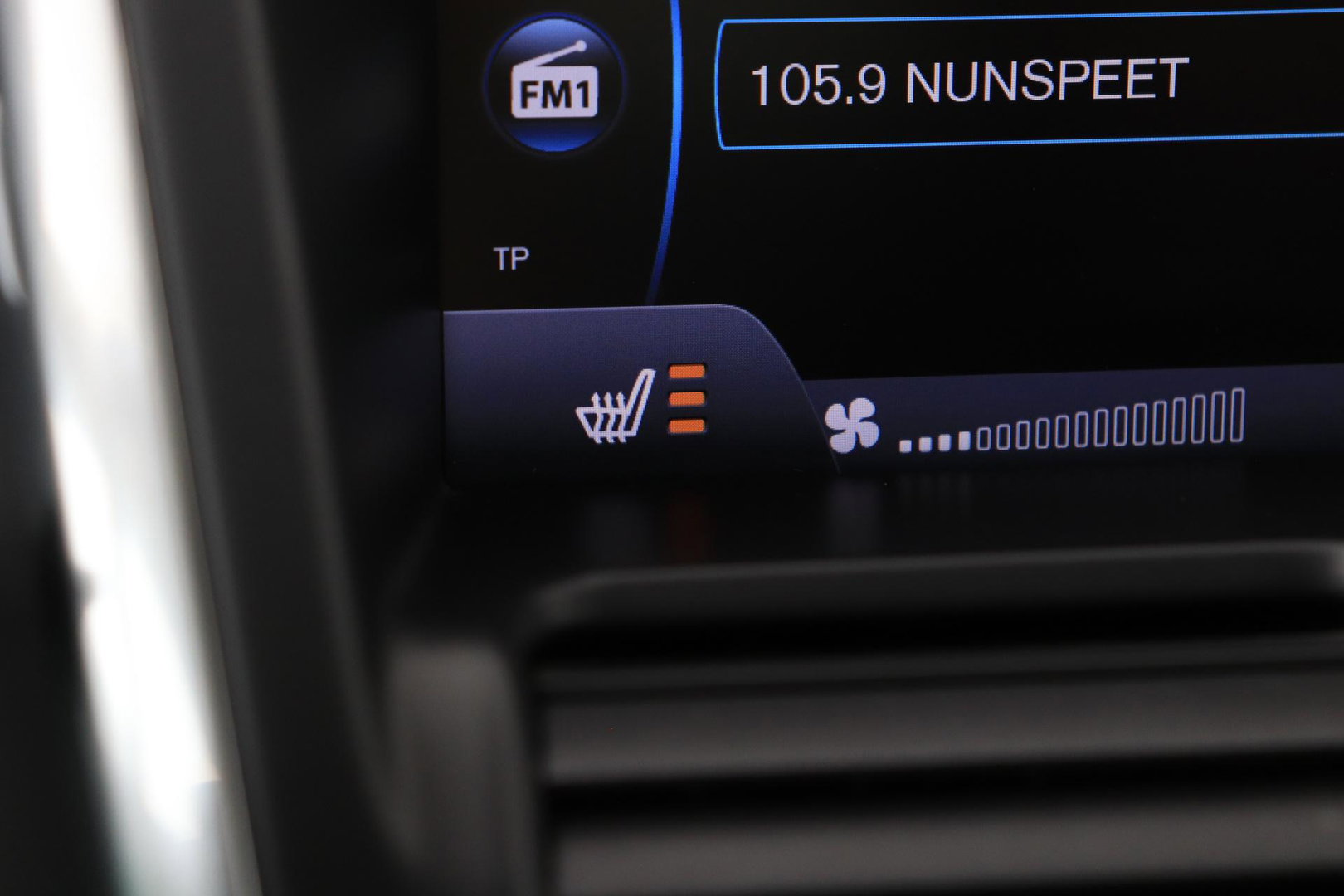 Volvo XC60 T5 Momentum | Elektrische Stoel + Memory | Stoelverwarming | Trekhaak | Cruise Control