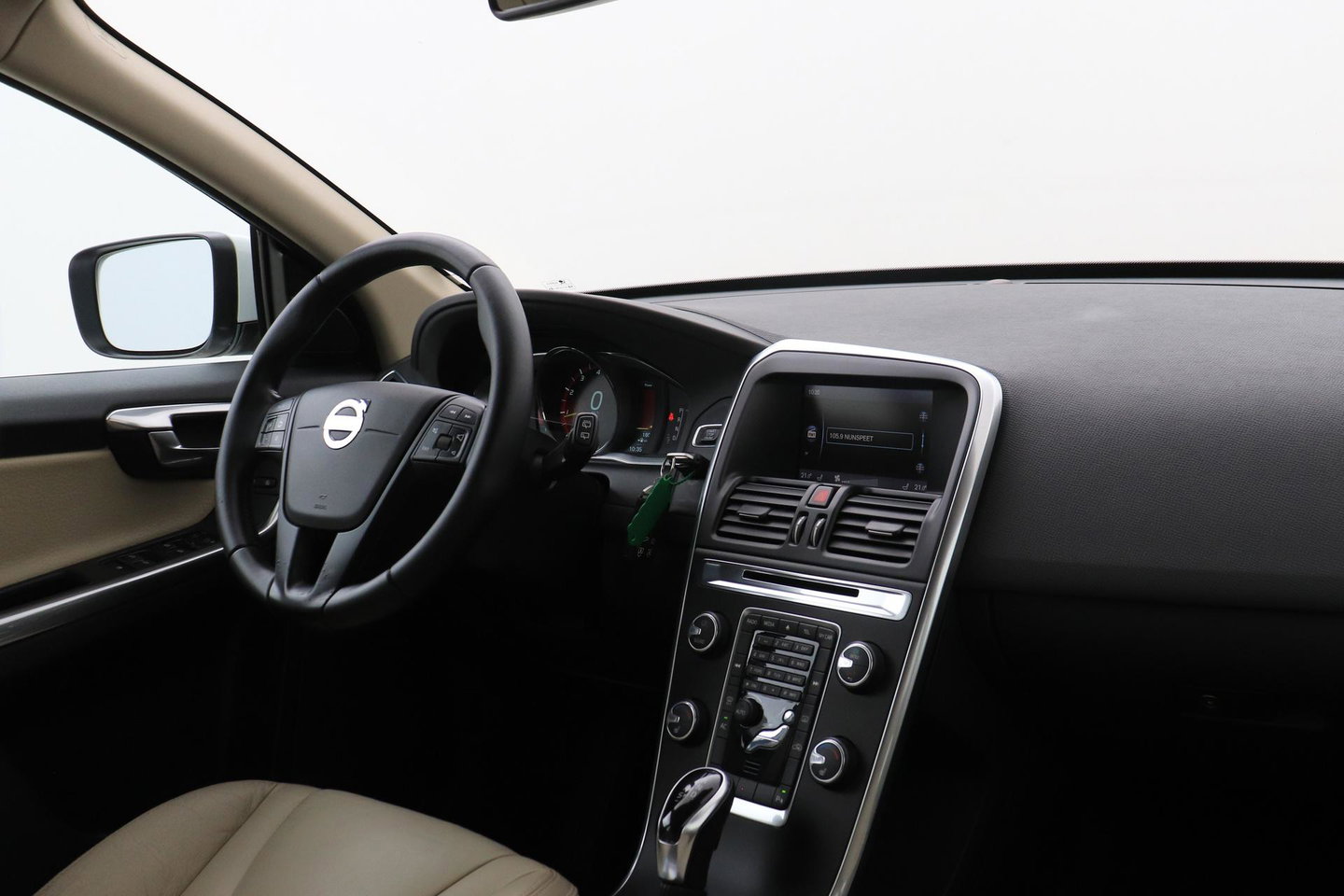 Volvo XC60 T5 Momentum | Elektrische Stoel + Memory | Stoelverwarming | Trekhaak | Cruise Control