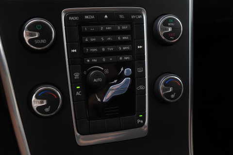 Volvo XC60 T5 Momentum | Elektrische Stoel + Memory | Stoelverwarming | Trekhaak | Cruise Control