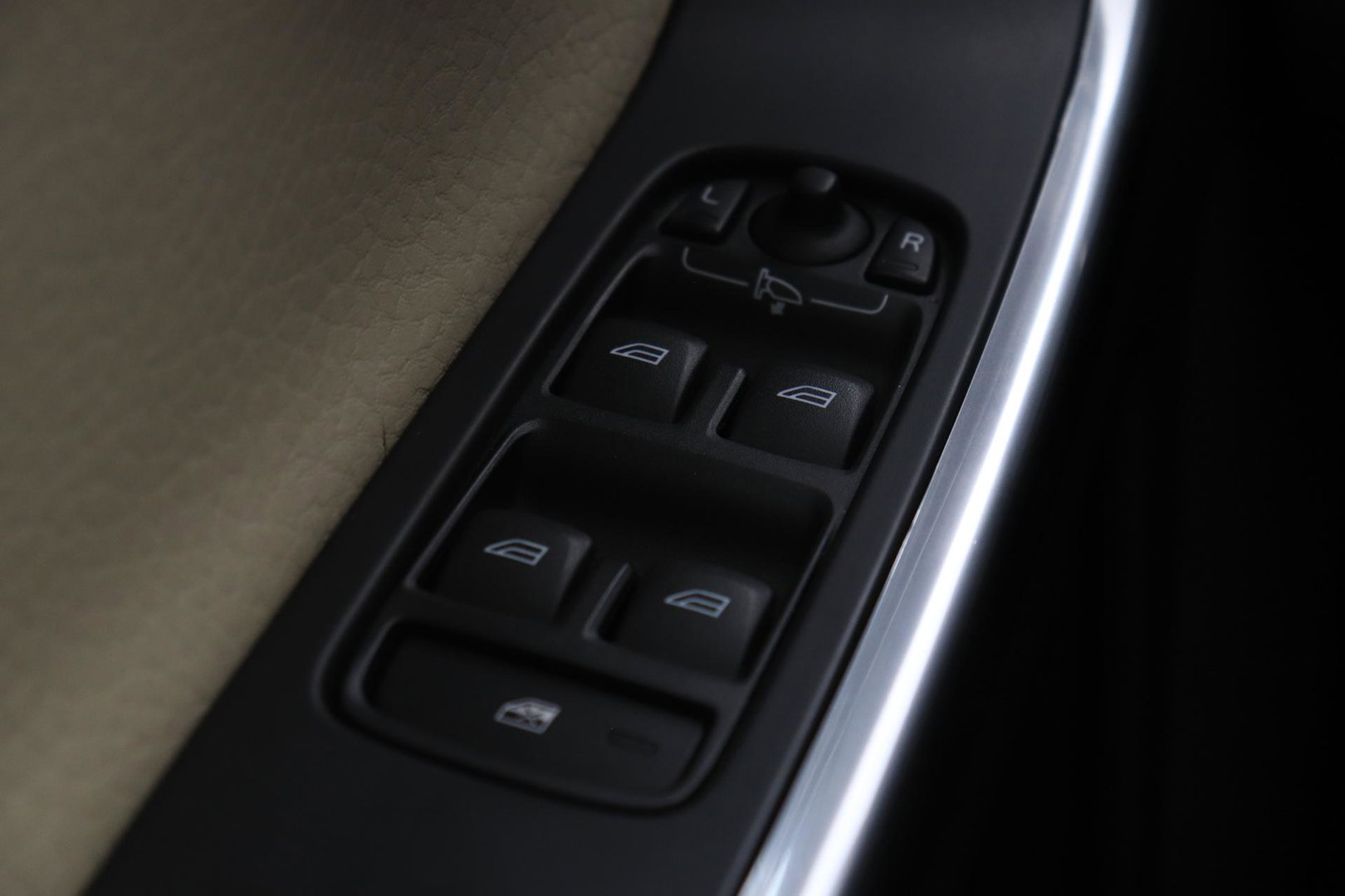 Volvo XC60 T5 Momentum | Elektrische Stoel + Memory | Stoelverwarming | Trekhaak | Cruise Control