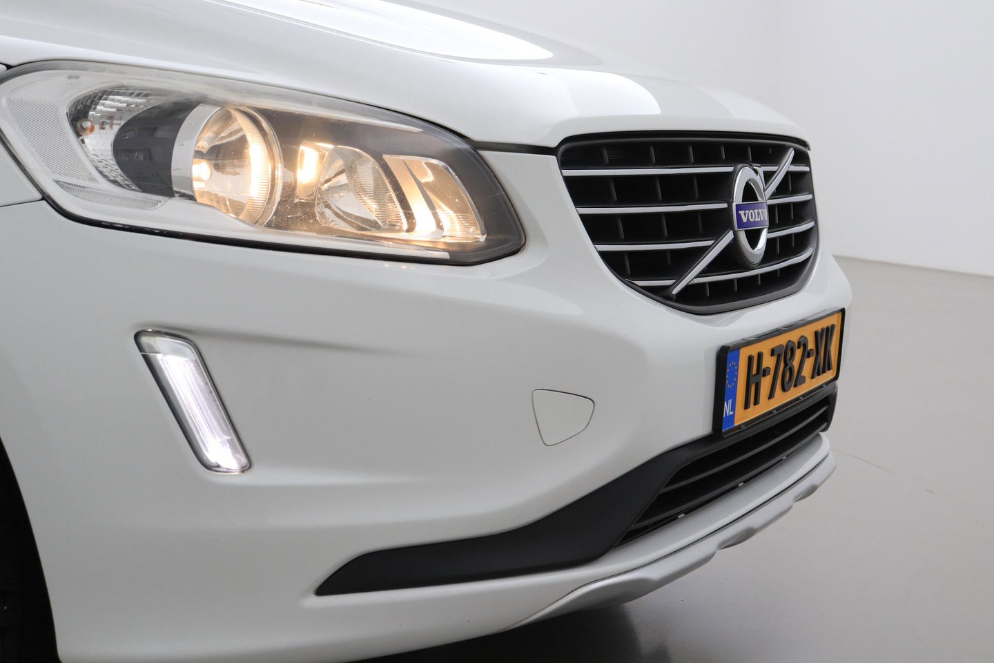 Volvo XC60 T5 Momentum | Elektrische Stoel + Memory | Stoelverwarming | Trekhaak | Cruise Control