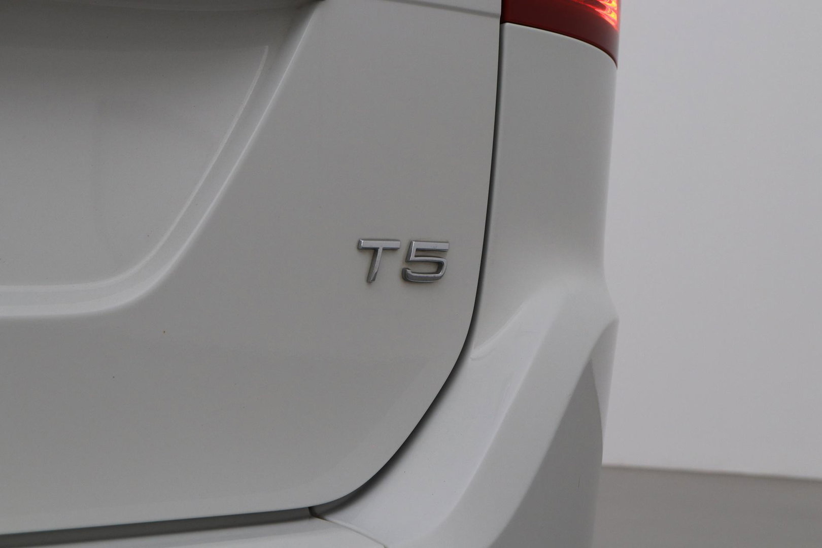 Volvo XC60 T5 Momentum | Elektrische Stoel + Memory | Stoelverwarming | Trekhaak | Cruise Control